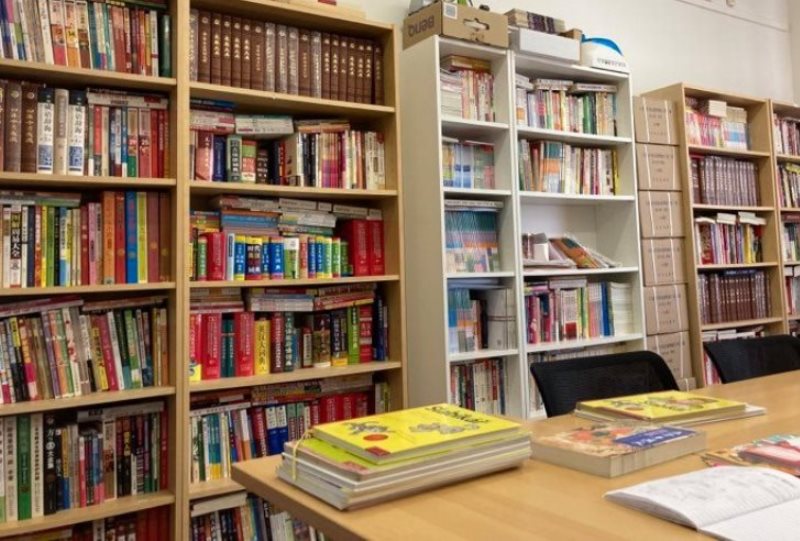 Prague AiHua library 6000